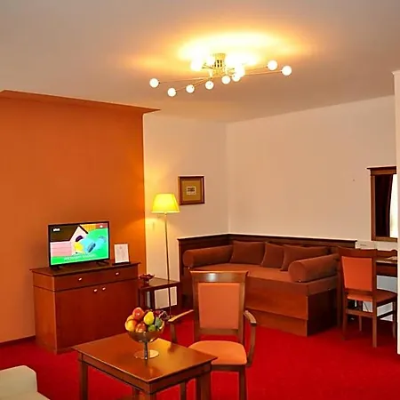 Diana Hotel 3*