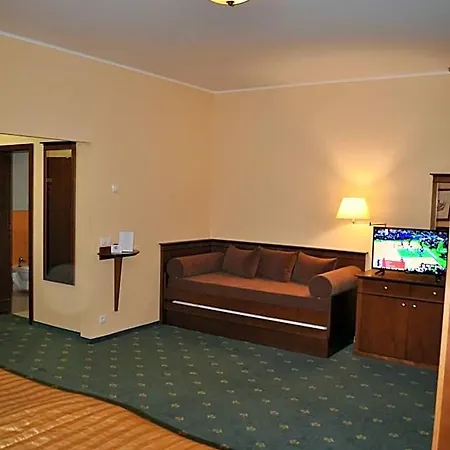 Hotel Diana Piest'any