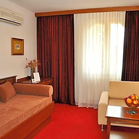 Diana Hotel