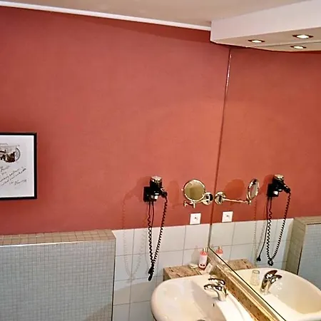Diana Hotel 3*