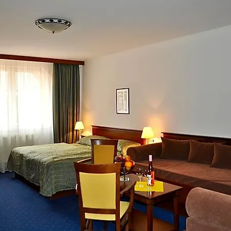 Hotel Diana Piest'any