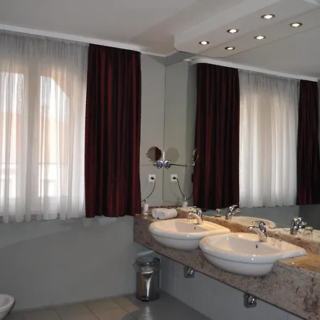 Hotel Diana 3*