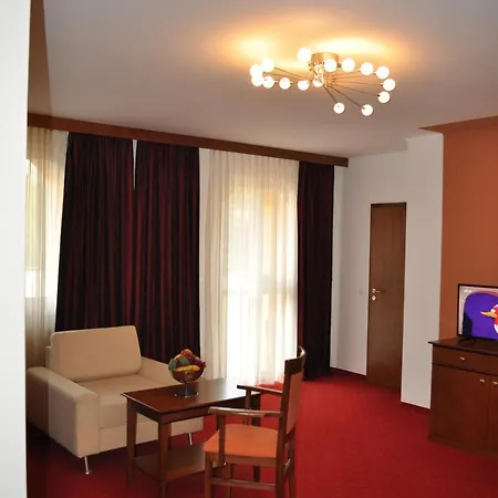 Hotel Diana Piest'any