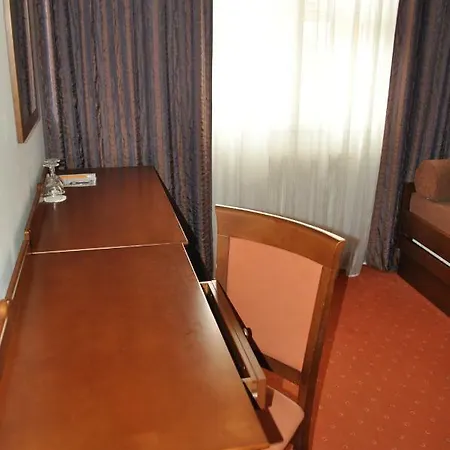 Diana Hotel Piest'any