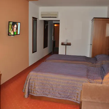 Diana Hotel 3*