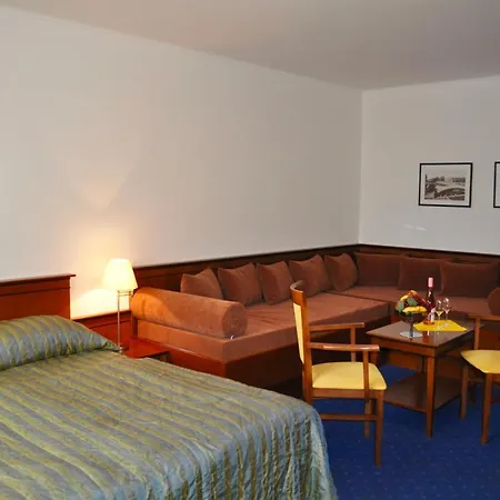 Hotel Diana 3*